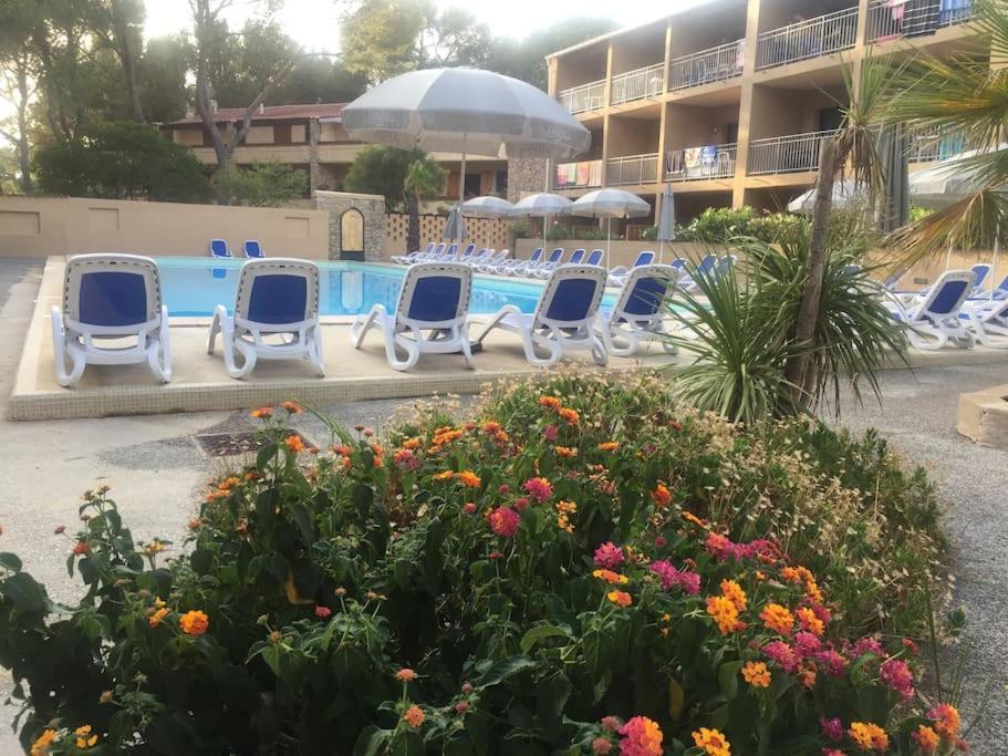 Les Appartements De La Marina Sanary-sur-Mer Exterior photo